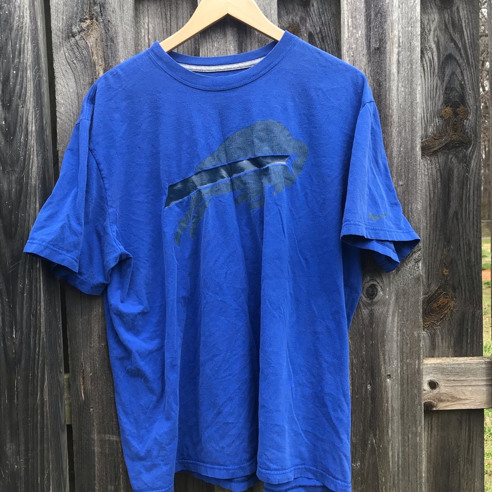 Nike tshirt bills